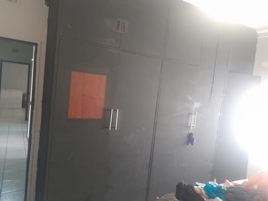 6 Bedroom Property for Sale in Oos Einde North West